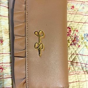 Jessica Simpson wallet